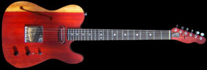 #52, telecaster model gitaar met thinline constructie, gemaakt van rood padouk hout met een strook wit spint hout en bijpassende Lollar Charlie Christian pickup, vooraanzicht.